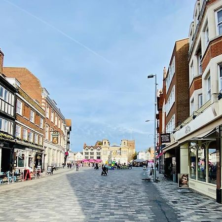 New Studio Flat Overlooking City Centre Kingston upon Thames  Exterior photo